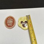 Lot Of 2 Signed Avon Flower Floral Brooch Pins Photo 2