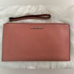 Michael Kors NEW!! Jet Set Travel Leather Wristlet Clutch – Rose Dust Photo 2