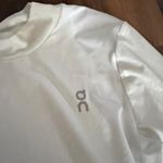 on cloud Run on clouds pace long t XS Women's White Long Sleeve Shirt Photo 4