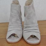 42 Gold Suede Open Toed Heeled Bootie Size 6.5 Tan Photo 9