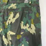 CAbi Great condition  women’s skinny jeans clover camo size 6 ankle zippers Photo 3