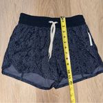 Vuori  Blue Clementine Speckled Running Shorts - Size XS Photo 5
