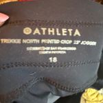 Athleta Trekkie North Printed Crop 23" Jogger Pants Women's Size 18 Athleisure Photo 4