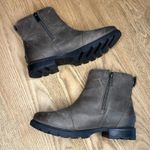 Sorel  Emelie III Waterproof Back Zip Leather Chelsea Boots Rain Women’s Size 7 Photo 5