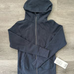 Lululemon  nwt navy scuba size 4 Photo 0