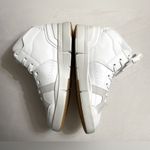 New in box On Cloud Women The Roger Clubhouse Mid White Sand Size 7 Photo 7