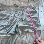 Columbia  Drawstring Hiking Shorts Omni-Shade Gray Printed Women’s Small Hippie Photo 9