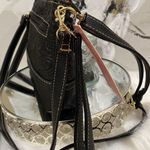 Mountain stone leather crossbody Black Photo 2