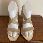 Liz Claiborne  Gold Heels‎ Photo 8