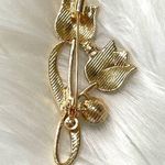 Brooch Floral Gold Tone With Clear Crystals and Faux Pearl Accent New Photo 1