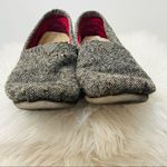 Toms Womens 7.5 Black White Tweed Classic Slip On Shoes Fur inserts Photo 4