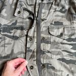 Sanctuary  Ladies Camo Shirt  Size Small  Photo 3