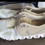 on cloud Size 8.5  Sand/snow 50/50 lace up low top Running Sneakers.  In EUC!   Upgrade your athletic footwear collection with these ON Women's Cloud 50/50 Running Sneakers Photo 4