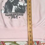 Recycled Karma ODDPEOPLE by RKB med Janis Joplin 1969 tour cropped pink grey graphic Sweatshirt Photo 1