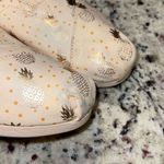 Toms  Rose Peach Gold w/Pineapple print Slip on Shoes Size 9‎ Photo 5