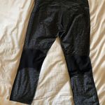 Nike Dri fit Capri yoga workout leggings Sz medium Photo 1