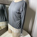 Source Unknown Elegant Gray Top with Lace Detail Photo 5