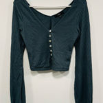 Lulus Lulu’s Green crop top! Hunter green button up bell sleeves women’s size medium! Photo 0