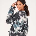 Onzie NWT  Boyfriend Sweatshirt Tie Dye Oversized Cozy Athleisure OS Photo 1