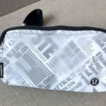 Lululemon Everywhere Belt Bag 1L Manifestos Print Photo 0