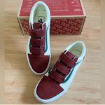 Vans  Old Skool V Burgundy Women 9.0
US Mens 7.5 US Photo 3