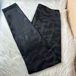 Kyodan  black camo ULTRA HIGH-WAIST INNER BRUSHED PRINTED LEGGINGS Size L Photo 12