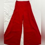 Chic Scarlet Wide Photo 1