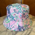 Lilly Pulitzer Lilac Freesia Women’s Bucket Hat Photo 2