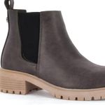 Seven7 Women's Billie Chelsea Brown Boots Sz 6 New in Box from  Booties Photo 0