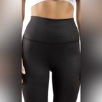 90 Degrees by Reflex NWT - Interlink Squat-Proof Checkerboard Print Ankle Legging. Photo 2