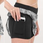 Lululemon Serigraph Alpine Pace Rival Skort Size 2 Tall Skirt White Black Multi Photo 4