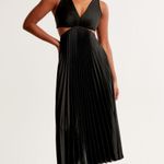 Abercrombie & Fitch Abercrombie Giselle Pleated Maxi Dress Photo 0