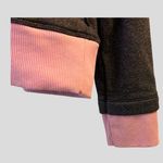 Under Armour  Woman’s Hoodie Size L Dark Grey Pink Pullover Pockets  Photo 3