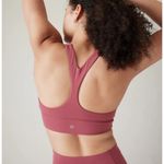 Athleta M Transcend Plunge Sports Bra Medium D-DD Berry Rose Red Photo 2