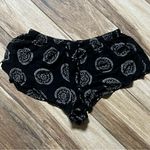 Amuse Society  black patterned short stretchy shorts Photo 1