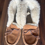UGG  Woman’s Slippers Size 8 -Flaws Photo 0
