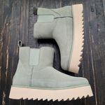 UGG  Australia Chelsea Platform Mini Boots Women's Size 10 Photo 3