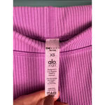 Alo Yoga  Airbrush High-Waist Ribbed Leggings – Pink Lavender (XS) Photo 1