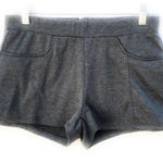 Tresics  Shorts‎ Photo 0