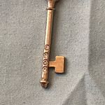 28” Necklace Silver Chain Key Pendant With Clear Stones 2.75” H X 1”W Gold Photo 2