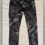 Athleta  Camo Contender 7/8 Womens Workout Yoga Stretch Leggings Photo 2