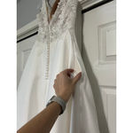 NWOT!!! Stella York White Lace Bodice Satin Wedding Dress with Pockets Size 8 Photo 5