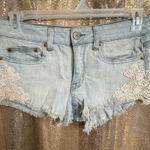American Eagle  Outfitters Light Wash Lace Embroidered Stretch Frayed Shorts 6 Photo 0