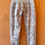 NVGTN Seamless Camo Leggings - Gray - Size XS Photo 0