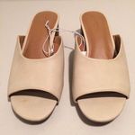 Beige/Cream Heels Tan Size 6.5 Photo 1