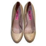 Betsey Johnson  Nude Gold Studs Pumps 5" Platform Veeraa Size 6.5 Leather Photo 2