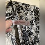 🌸Gillian & O’Malley White Black Floral Satin Belted Kimono Short Bath Robe Size undefined Photo 1