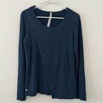 Alo Yoga Kira long sleeve Draped front Top Athleisure Sporty Comfy Size Medium Photo 0