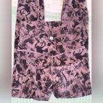 Lululemon  Align Pant 28"
Mini Dusk Floral Antique Bark Black
Size 2 Photo 3