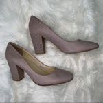 Tahari   Fawn suede platform pumps‎ sz 6.5 Photo 2